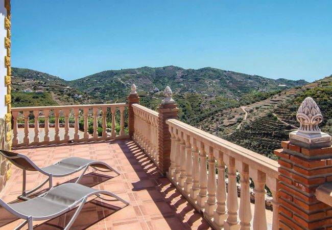 Villa in Sayalonga - Sayalonga 002 Villa in Sayalonga - Sayalonga 002